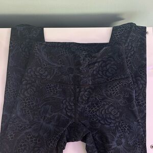 Lululemon Athletica Black Leggings with Elegant Design